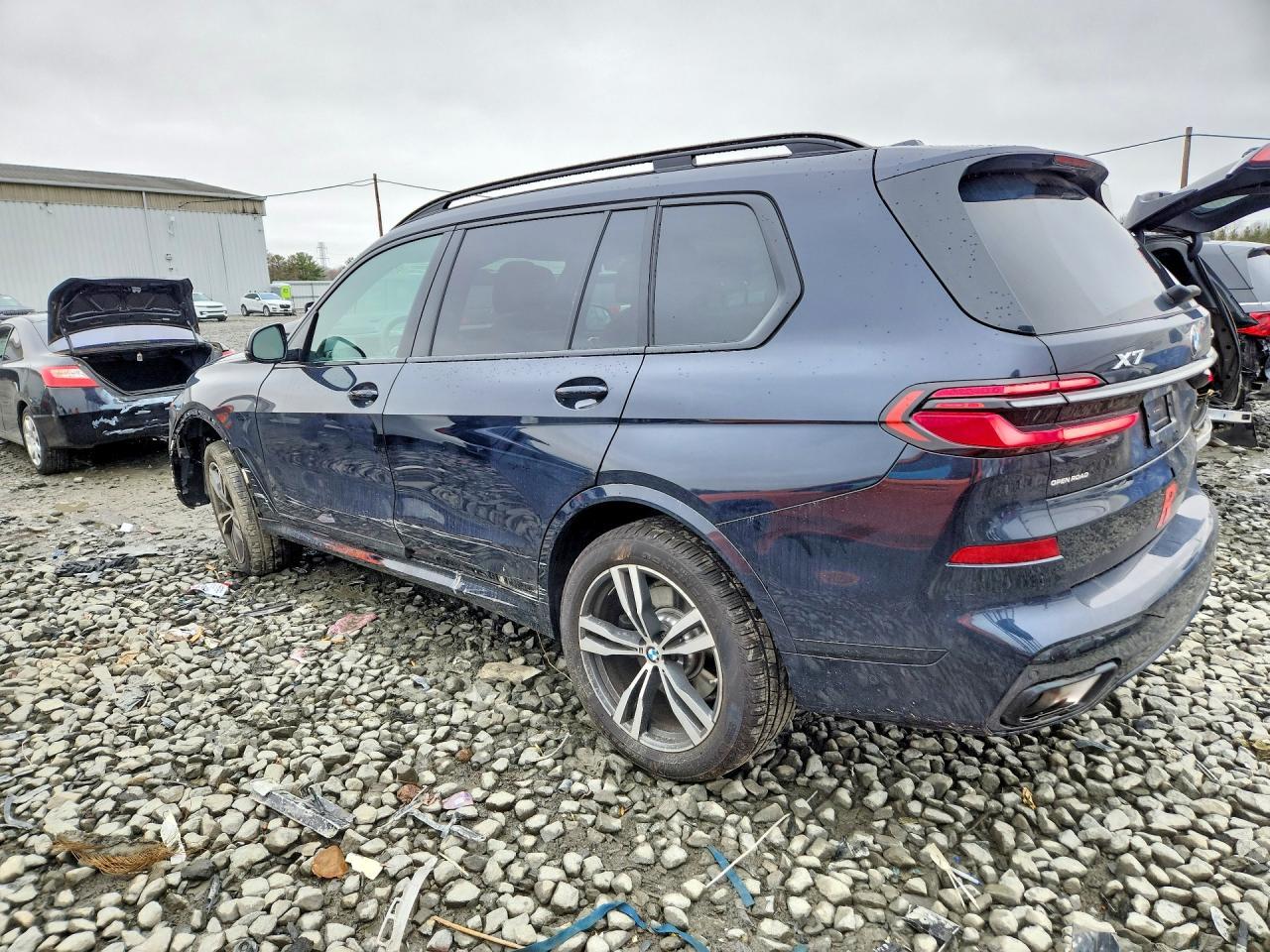 2026 BMW X7 xDrive40I - Фото 2