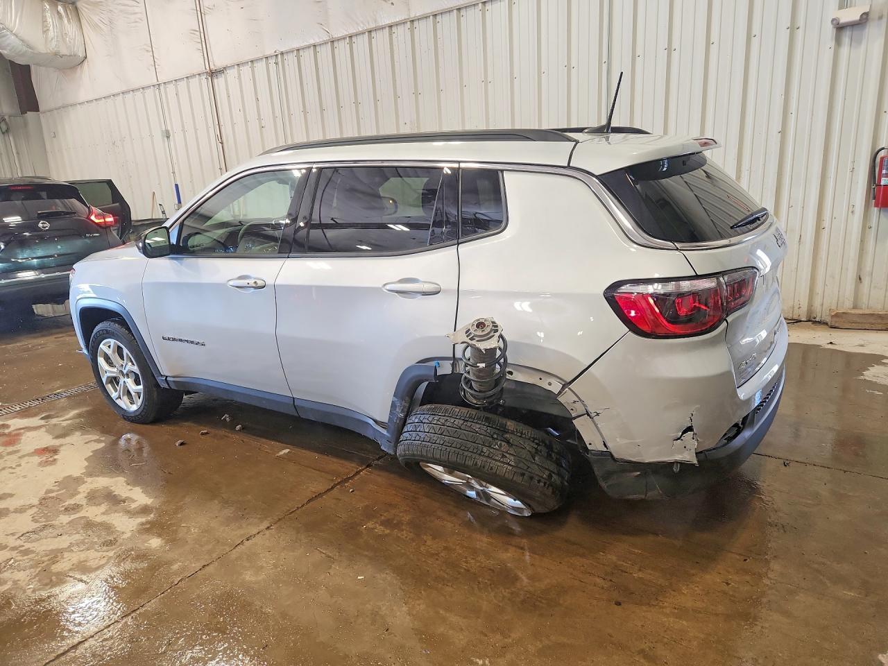 2025 Jeep Compass Latitude - Фото 2