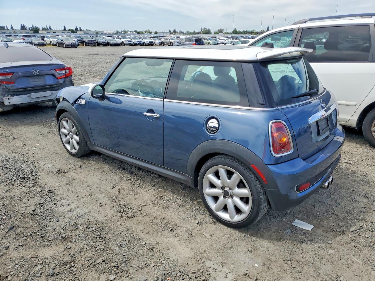 2010 Mini Cooper S - Фото 2