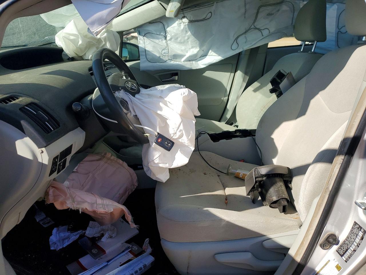 2014 Toyota Prius Two - Фото 7