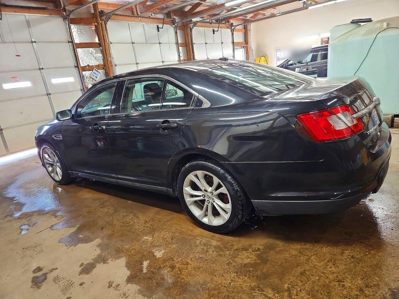 2011 Ford Taurus Limited - Image 2