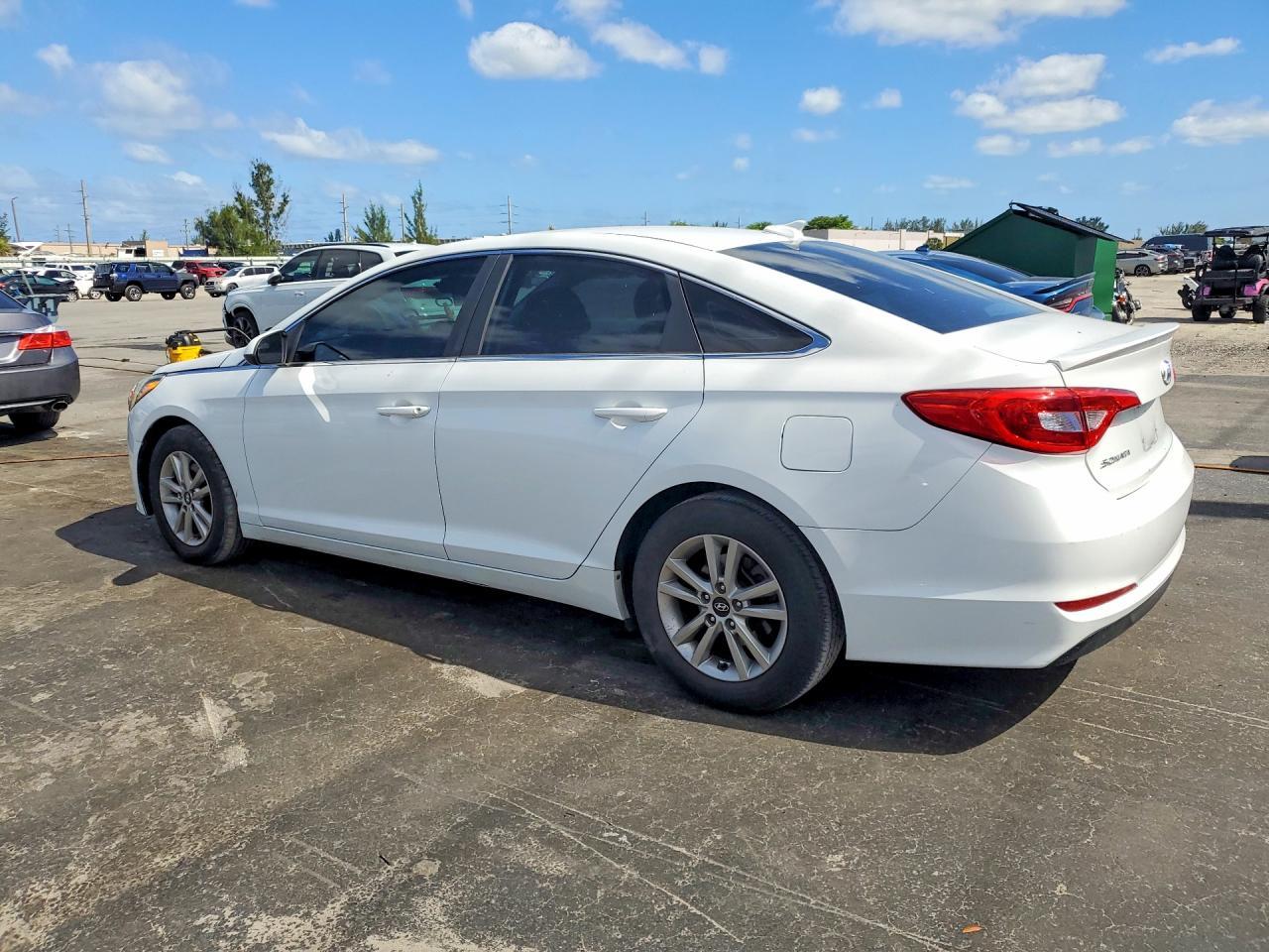 2016 Hyundai Sonata Se - Image 2