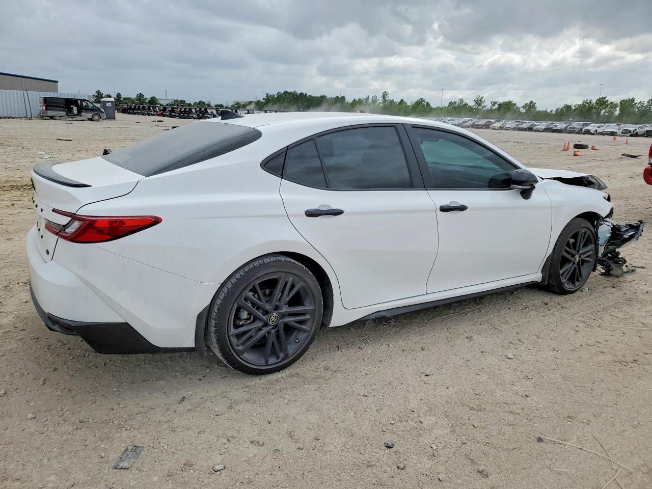 2026 Toyota Camry Nightshade - Фото 3
