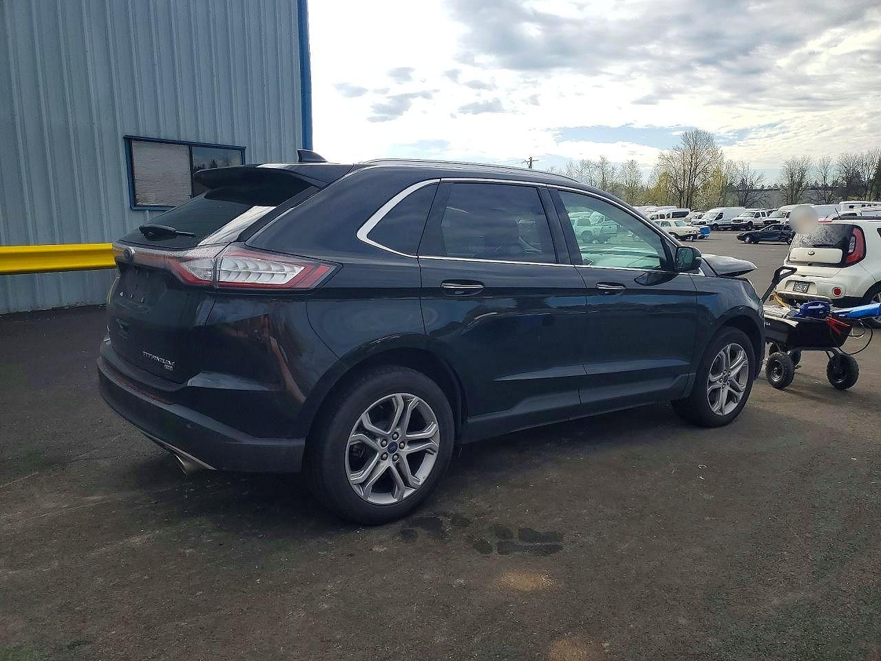 2016 Ford Edge Titanium - Image 3