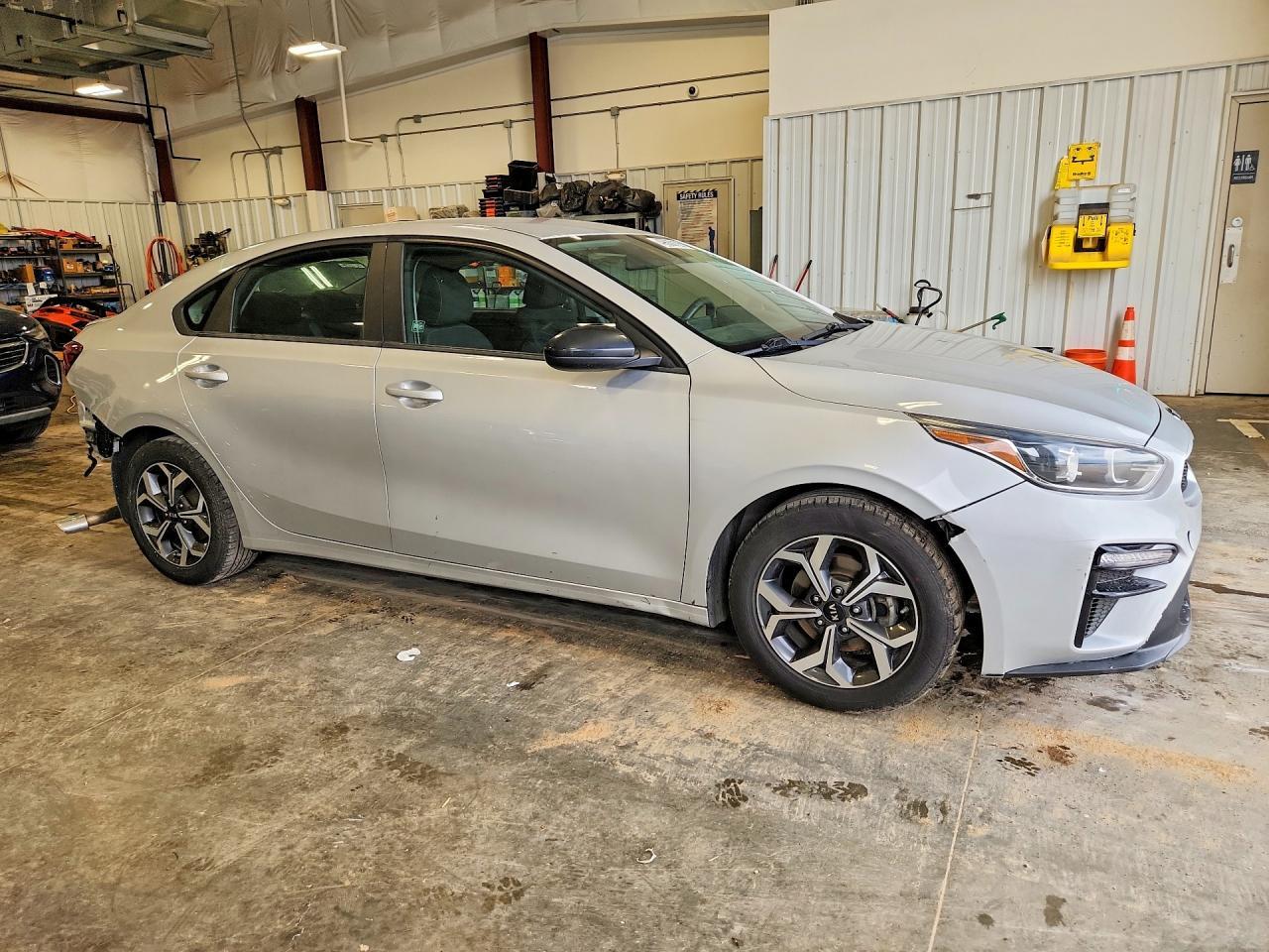 2021 Kia Forte Lxs - Фото 4