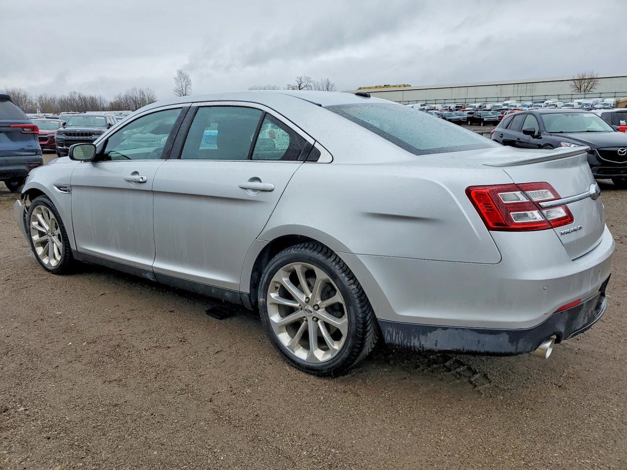 2017 Ford Taurus Limited - Фото 2