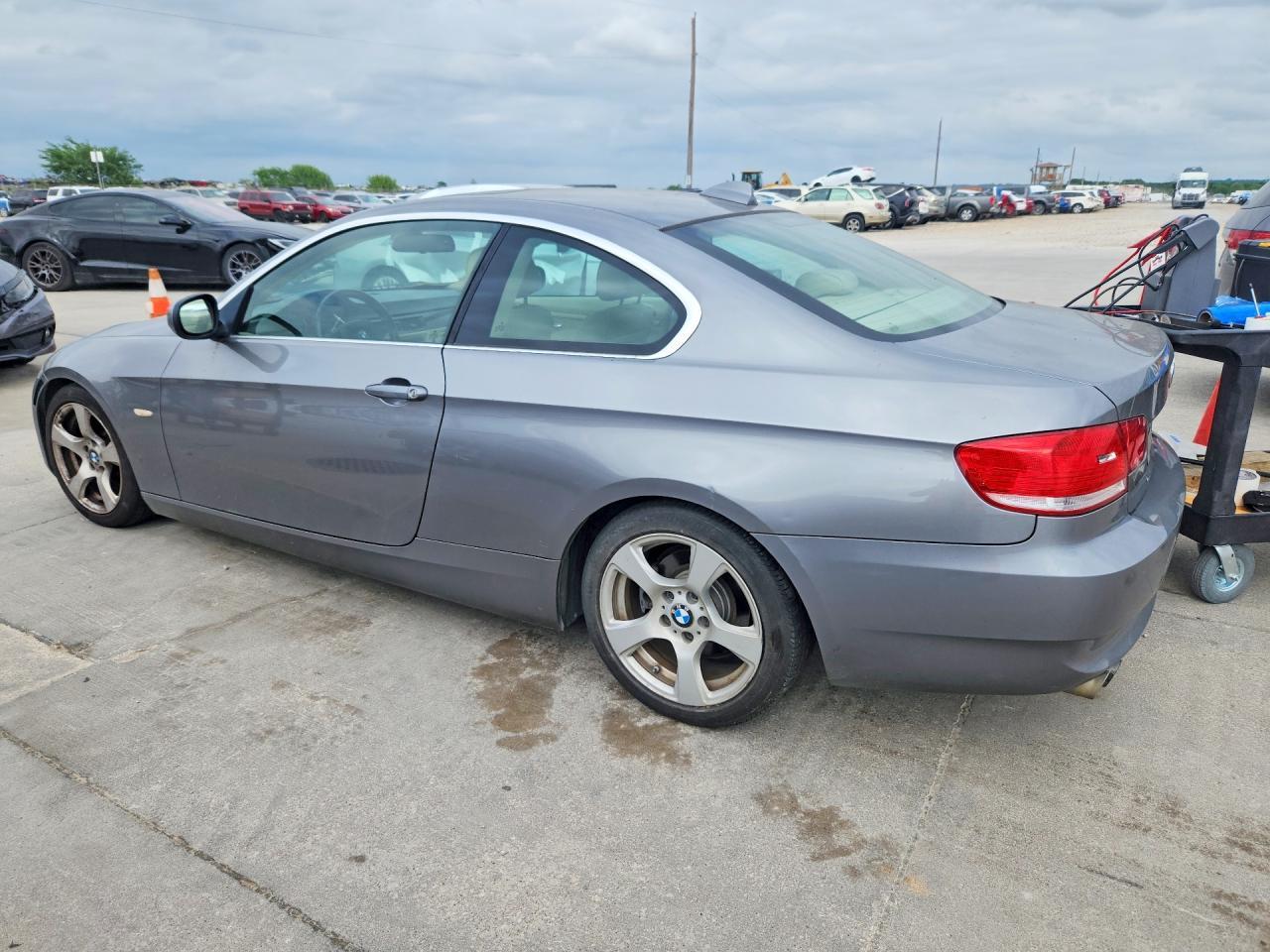 2010 BMW 328 I - Фото 2