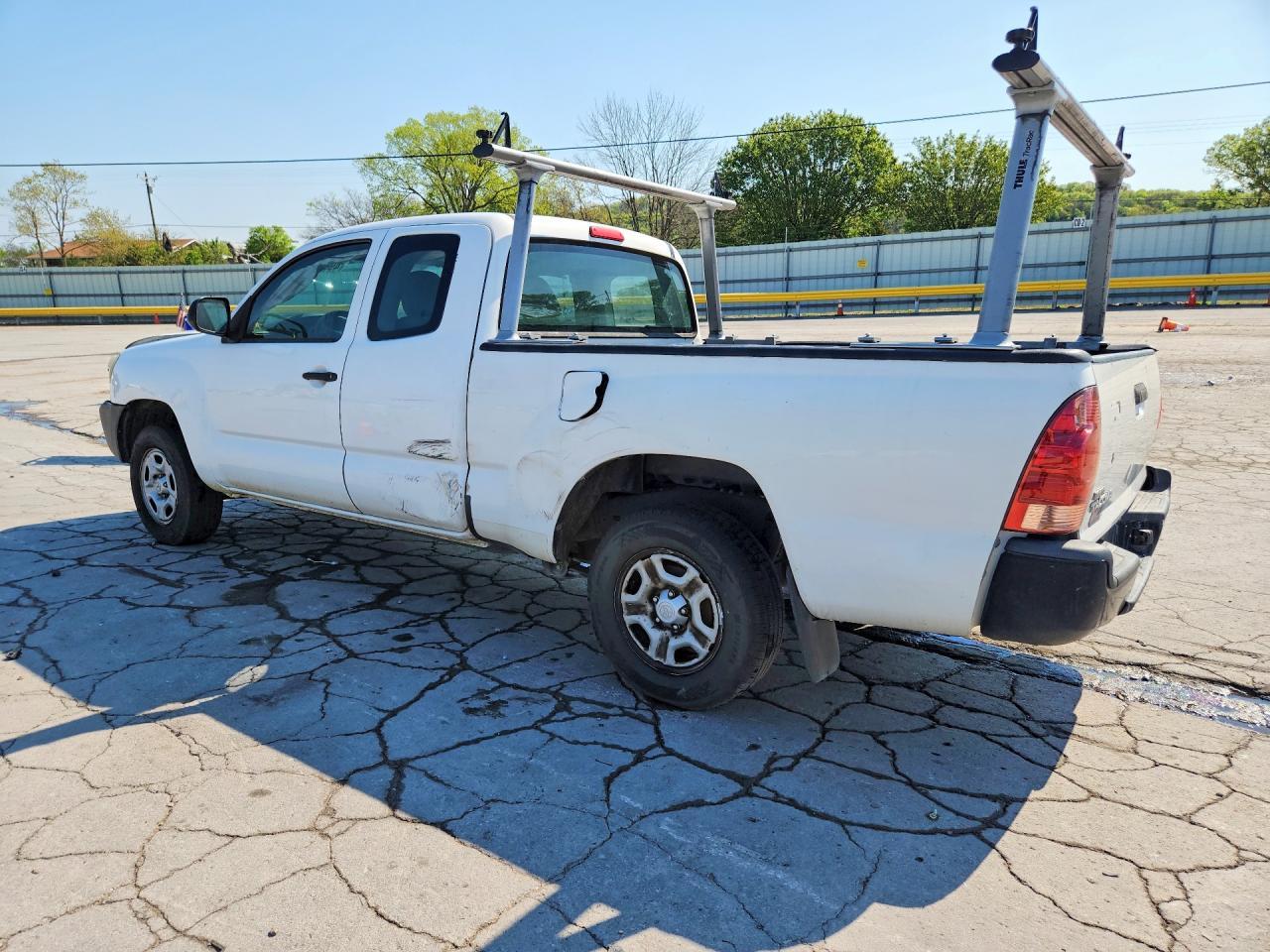 2015 Toyota Tacoma Base - Фото 2