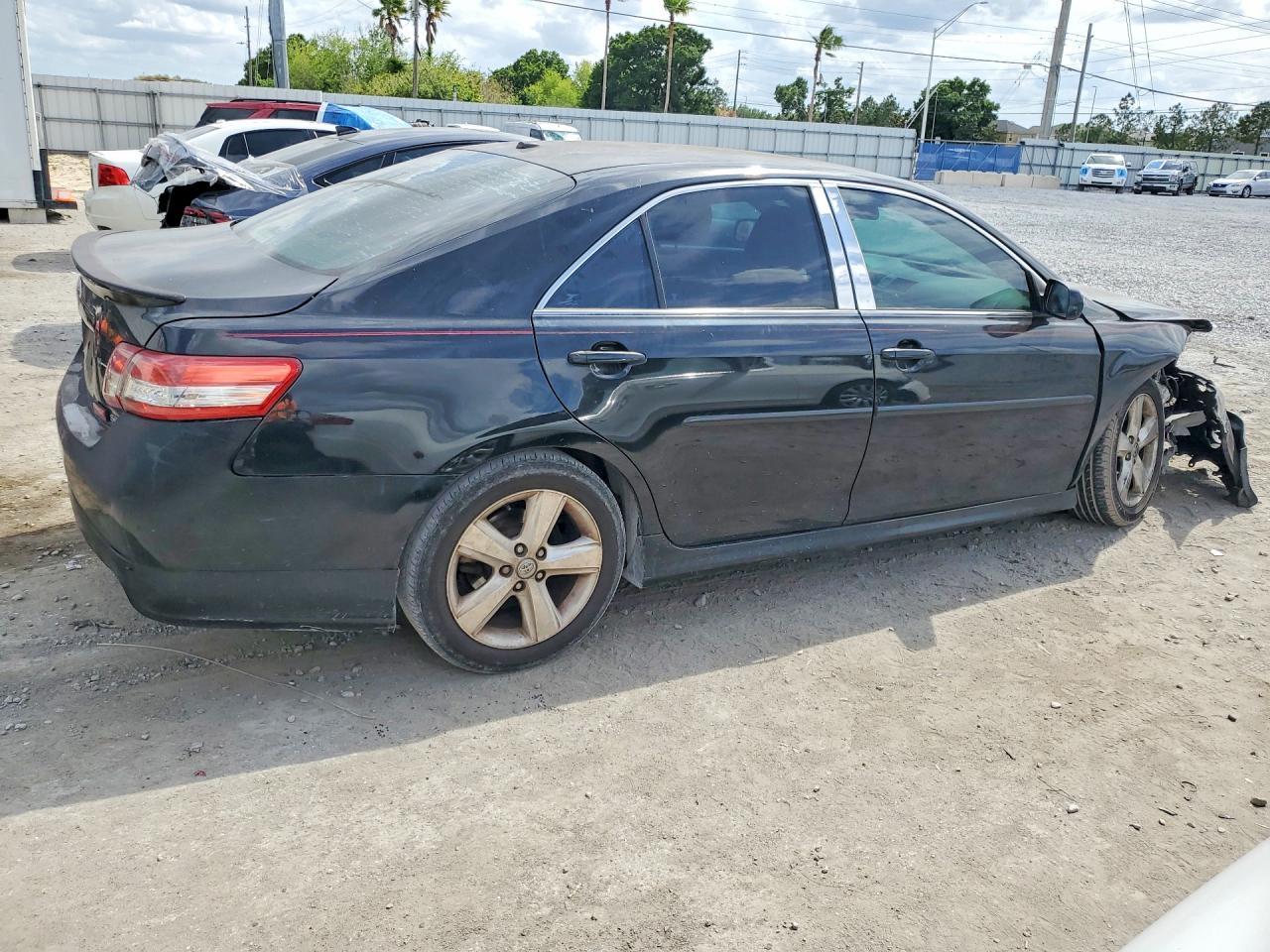 2010 Toyota Camry Se - Фото 3