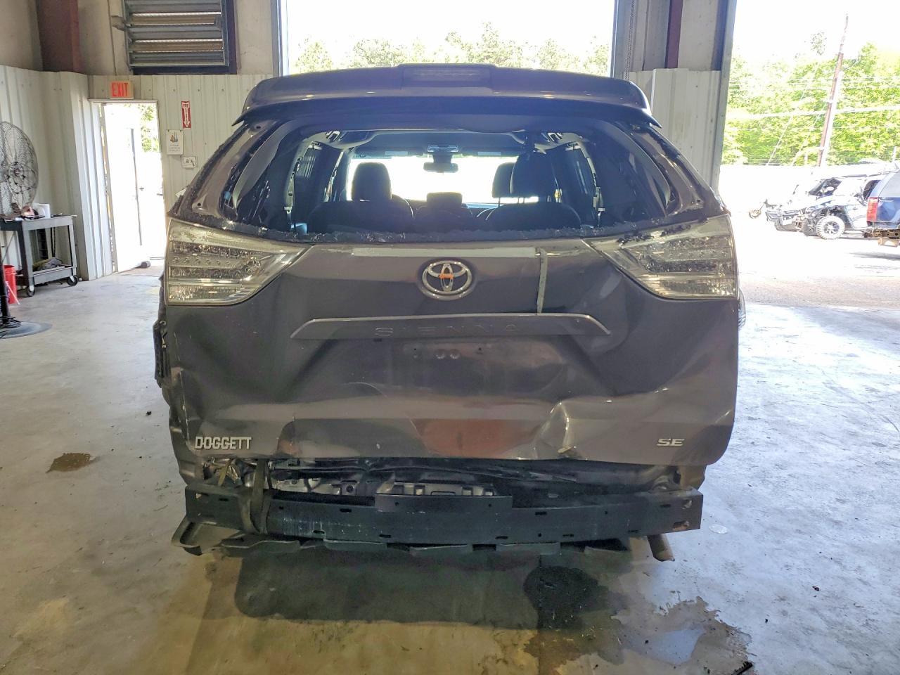 2020 Toyota Sienna Se 8-Passenger - Image 6