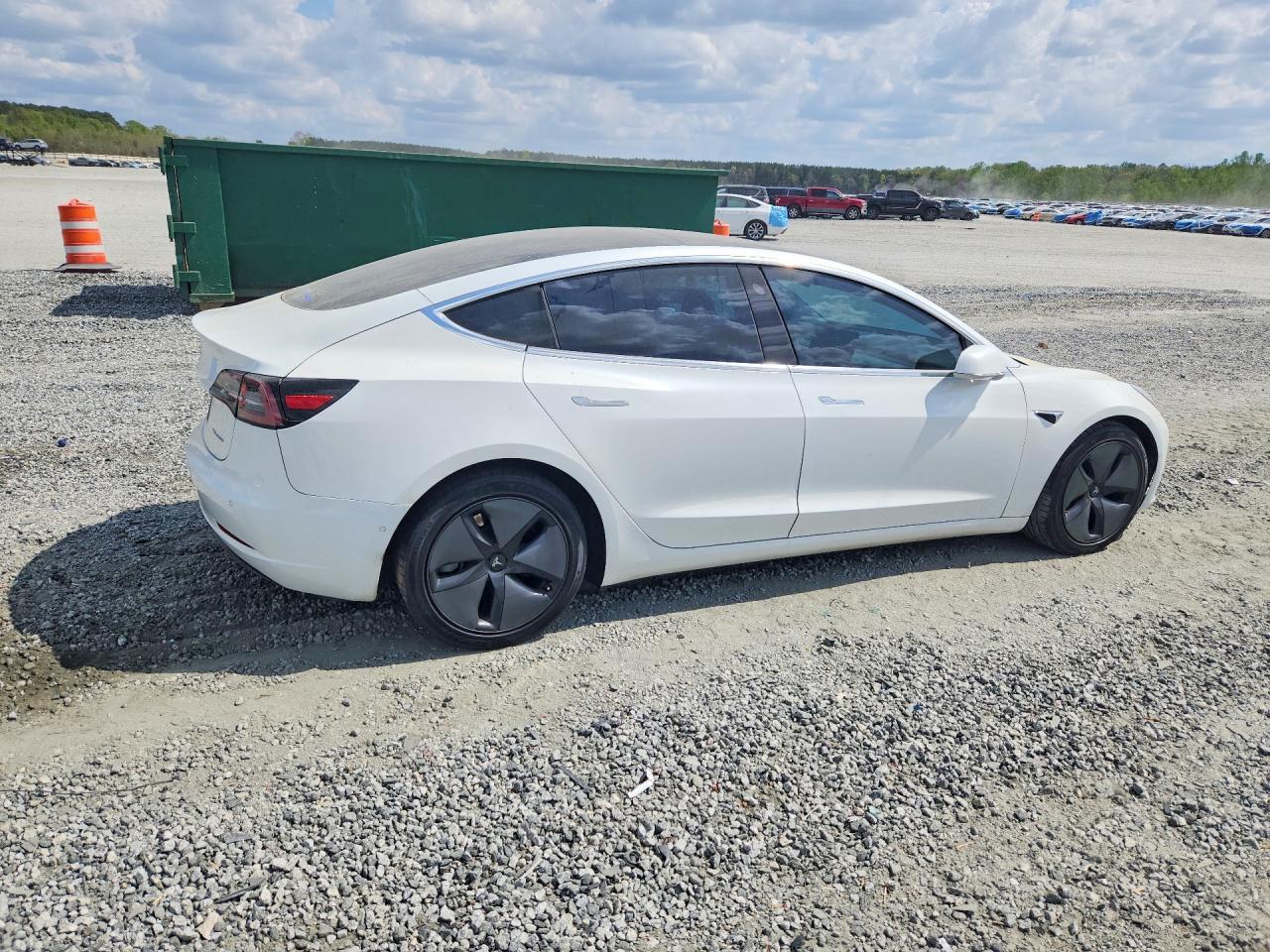 2018 Tesla Model 3 - Фото 3