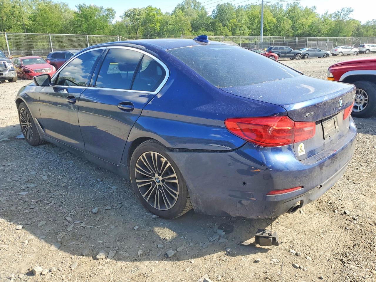 2019 BMW 530 Xi - Фото 2