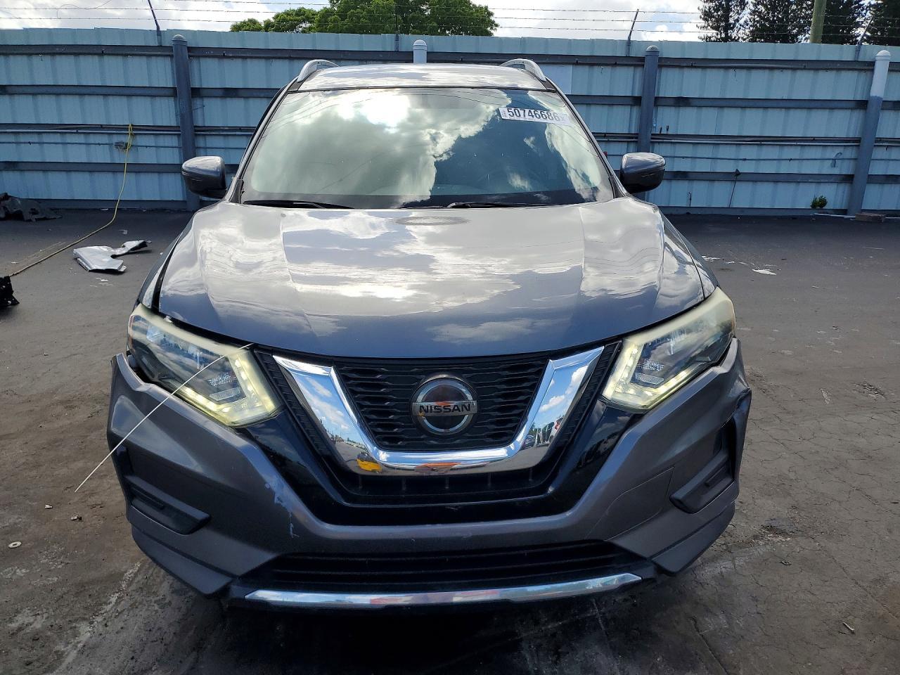 2018 Nissan Rogue - Image 5