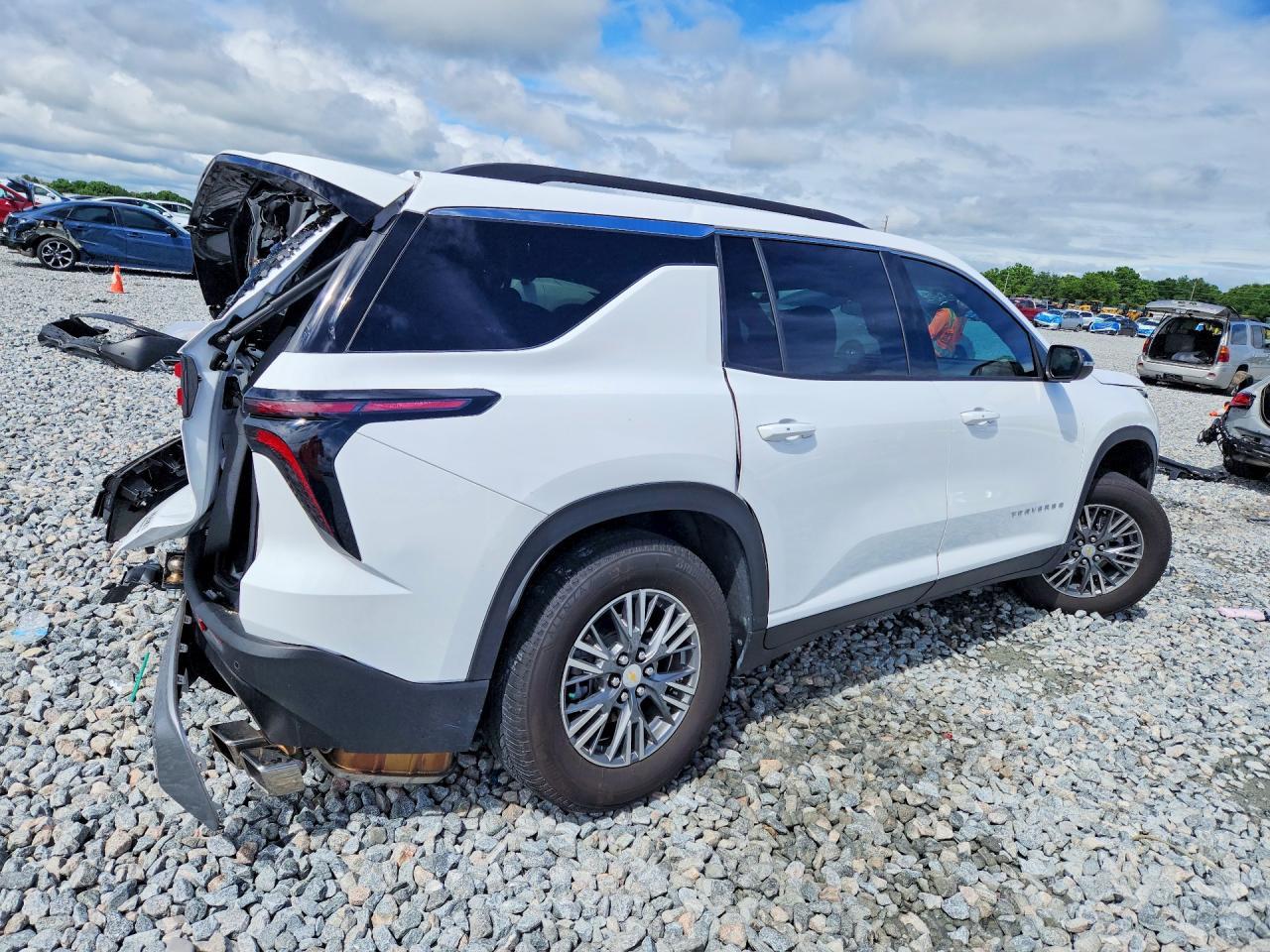 2025 Chevrolet Traverse Lt - Image 3