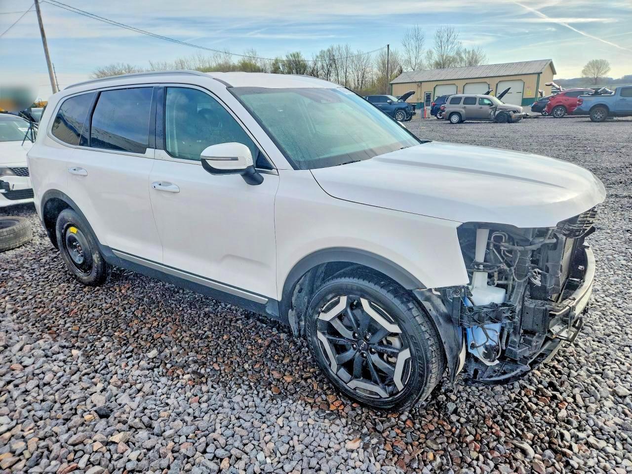 2023 Kia Telluride S - Image 4