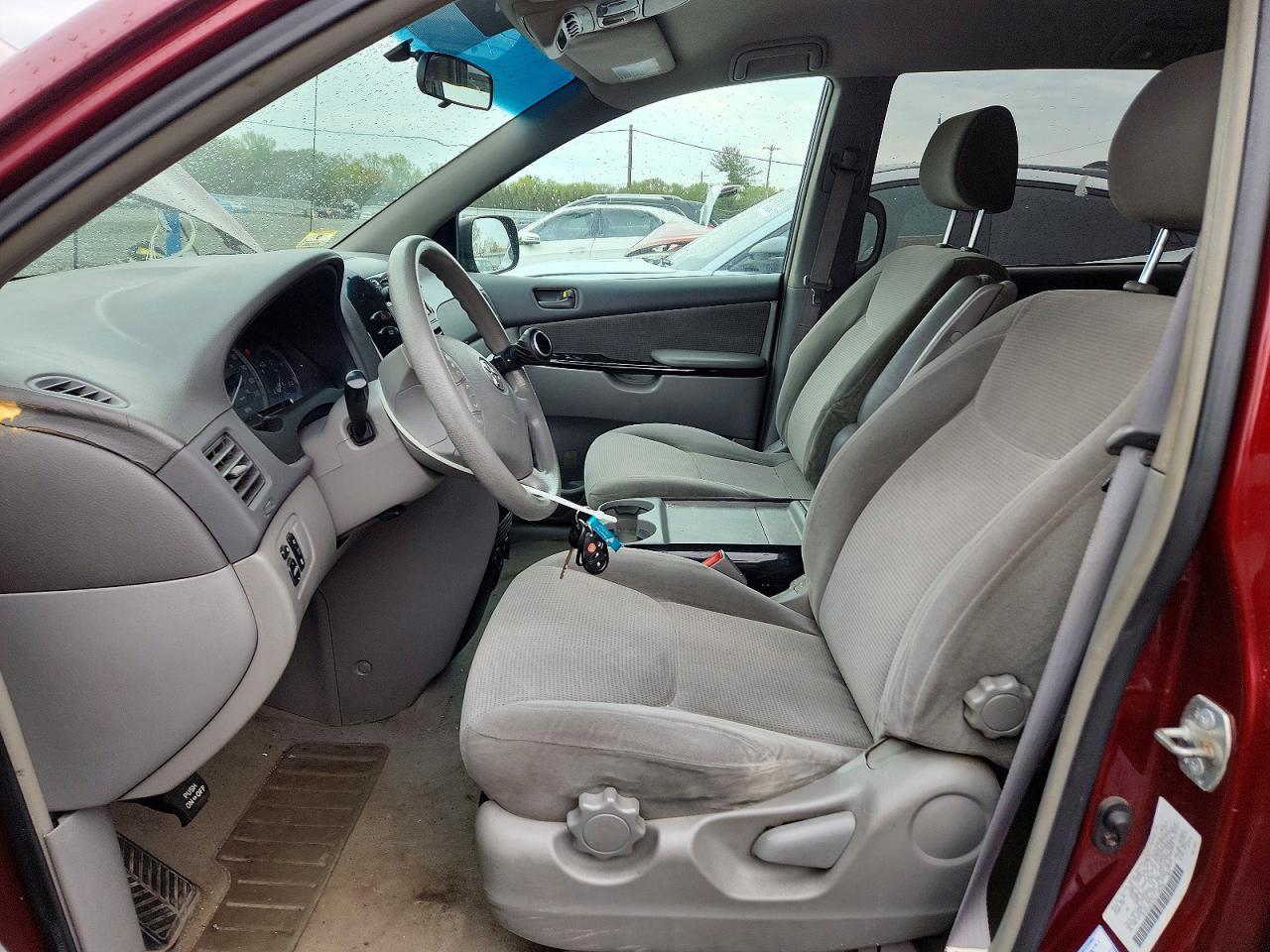 2004 Toyota Sienna Le 8 Passenger - Фото 7