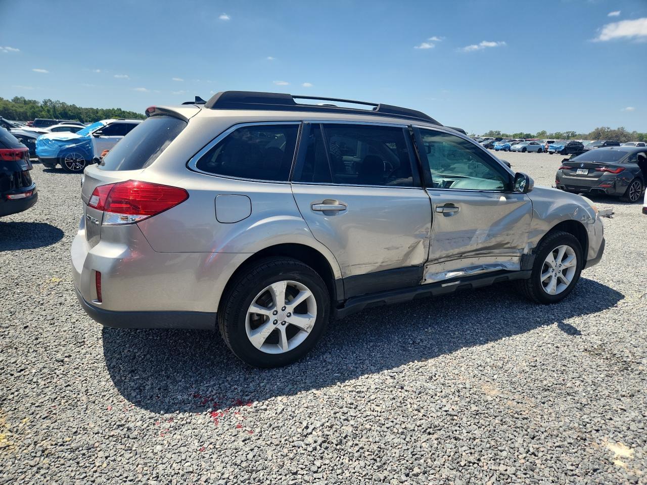 2014 Subaru Outback 2.5I Premium - Image 3