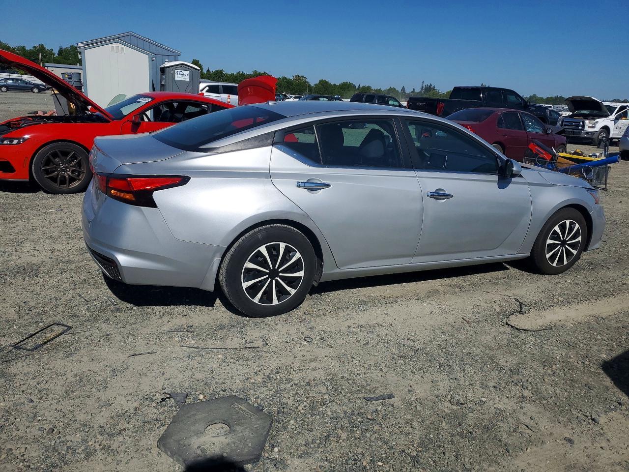 2020 Nissan Altima S - Фото 3