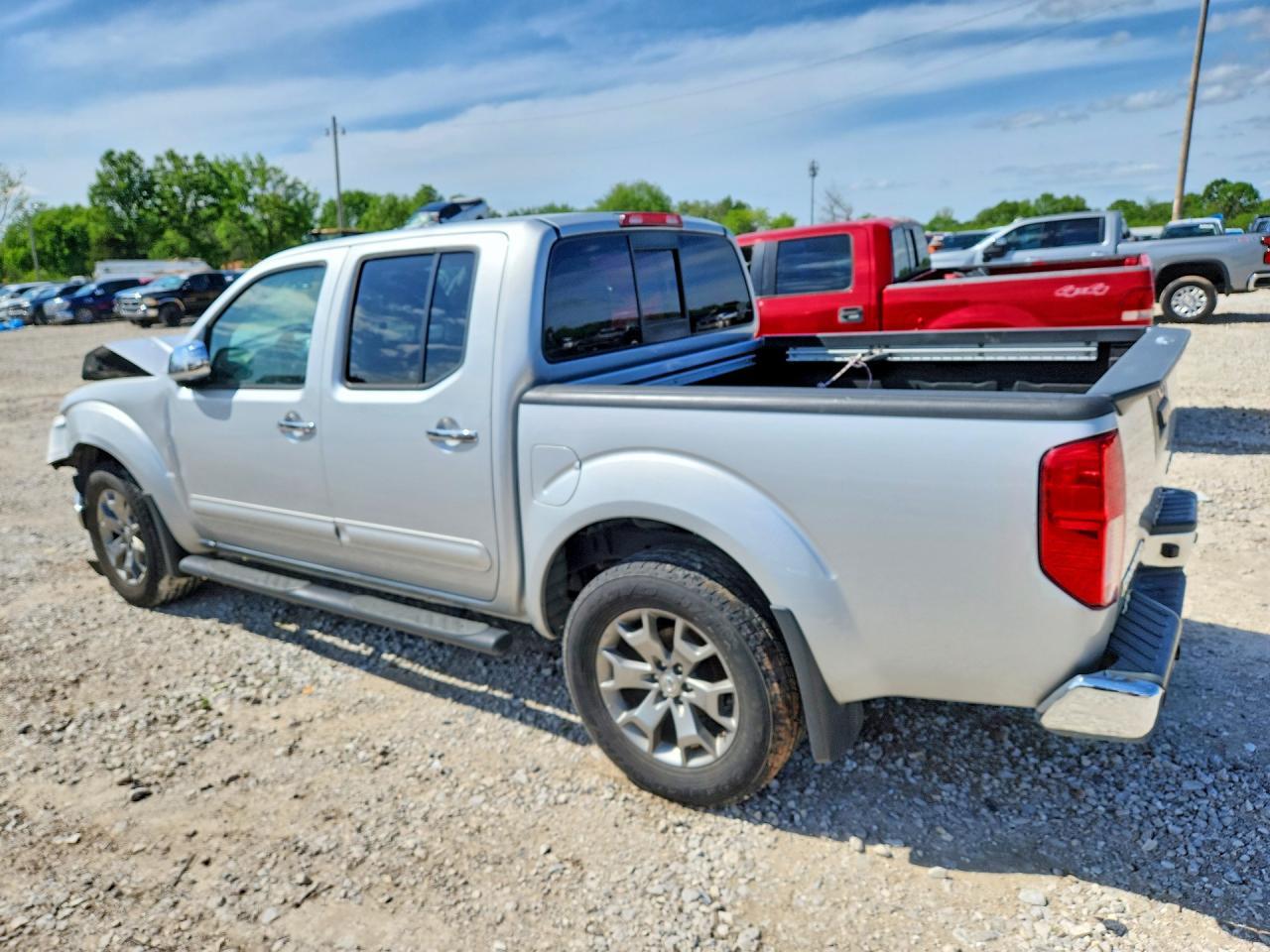 2019 Nissan Frontier Sl - Фото 2