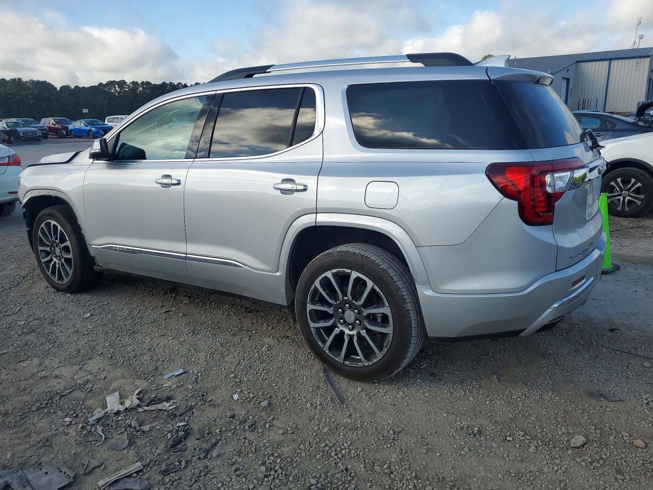 2020 GMC Acadia Denali - Image 2