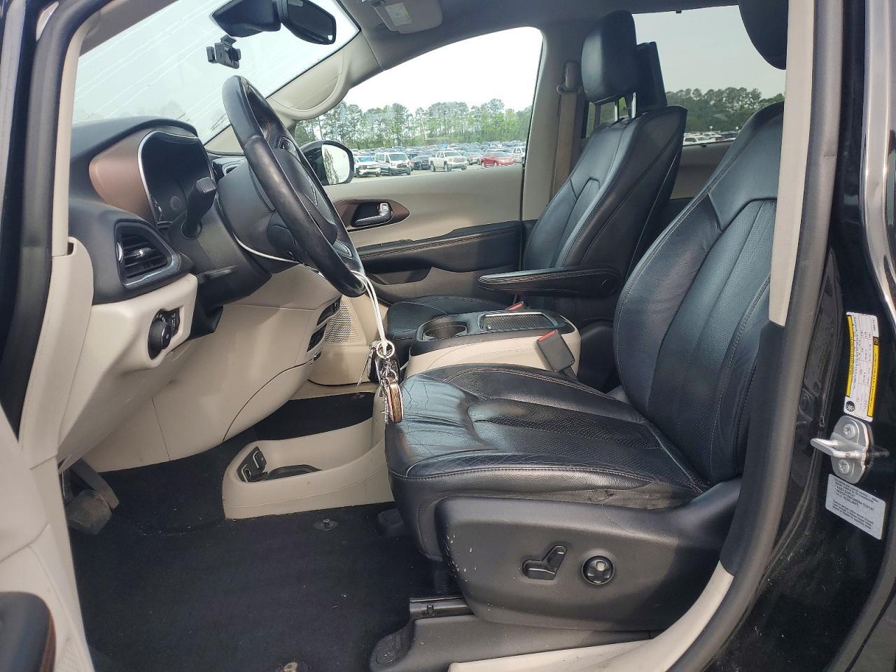 2017 Chrysler Pacifica Touring L Plus - Фото 7