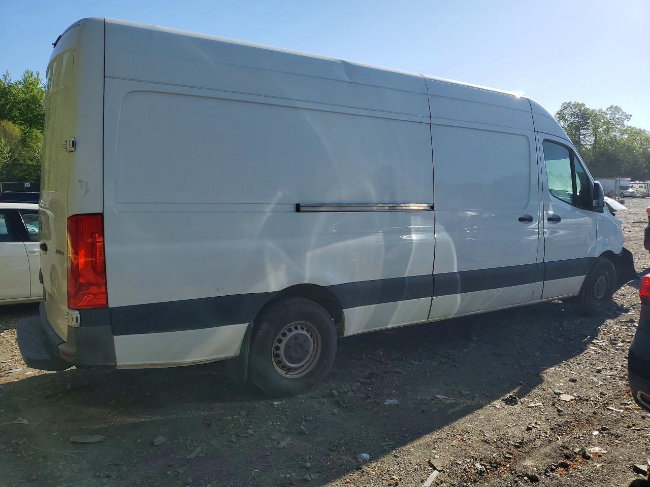 2022 Mercedes-Benz Sprinter 2500 - Фото 3