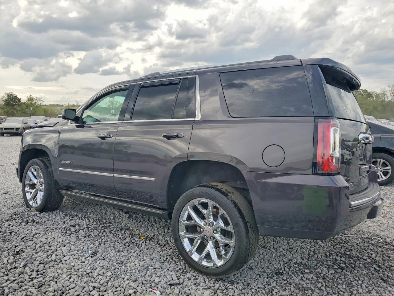 2015 GMC Yukon Denali - Фото 2