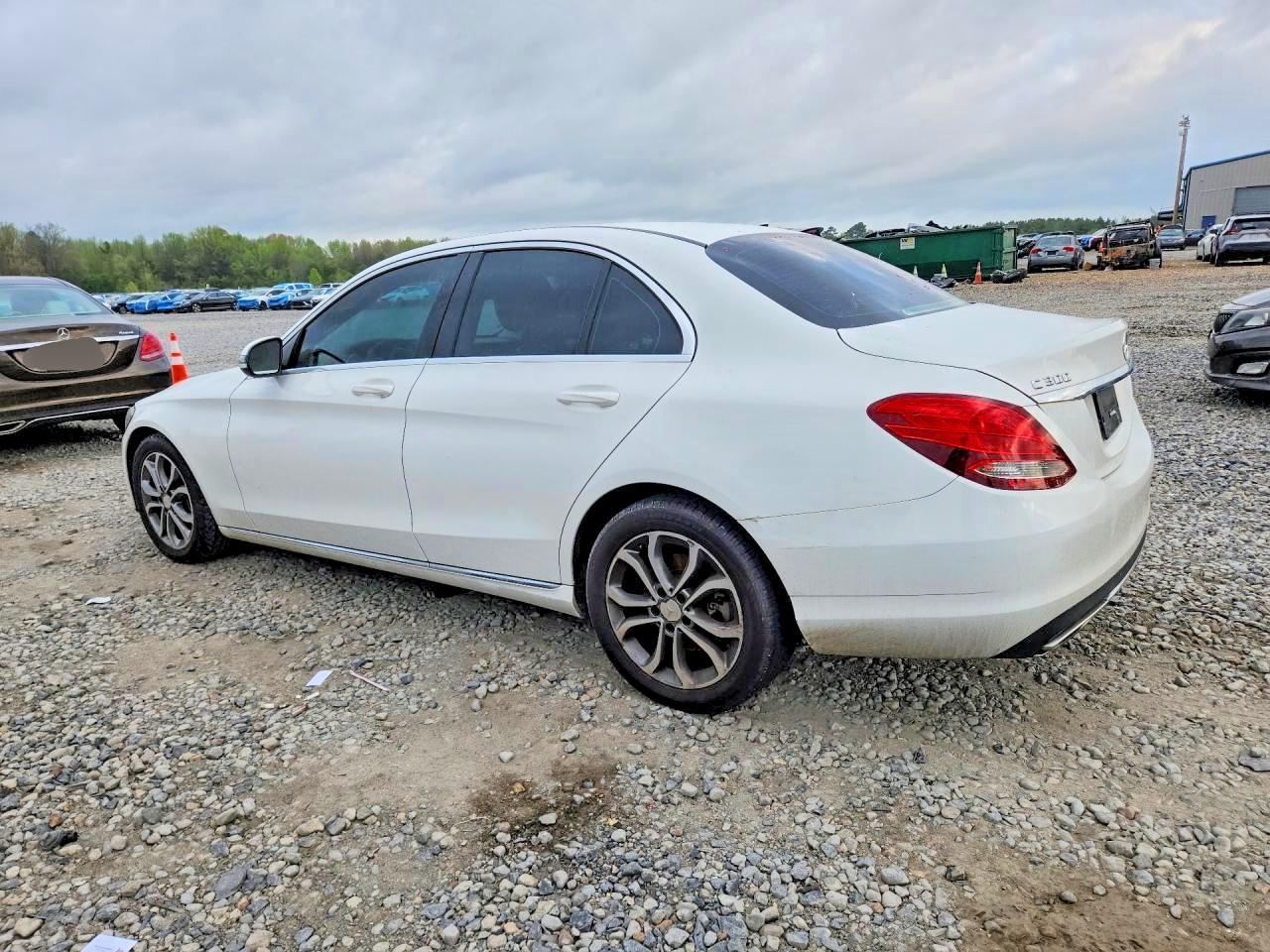 2016 Mercedes-Benz C 300 - Фото 2