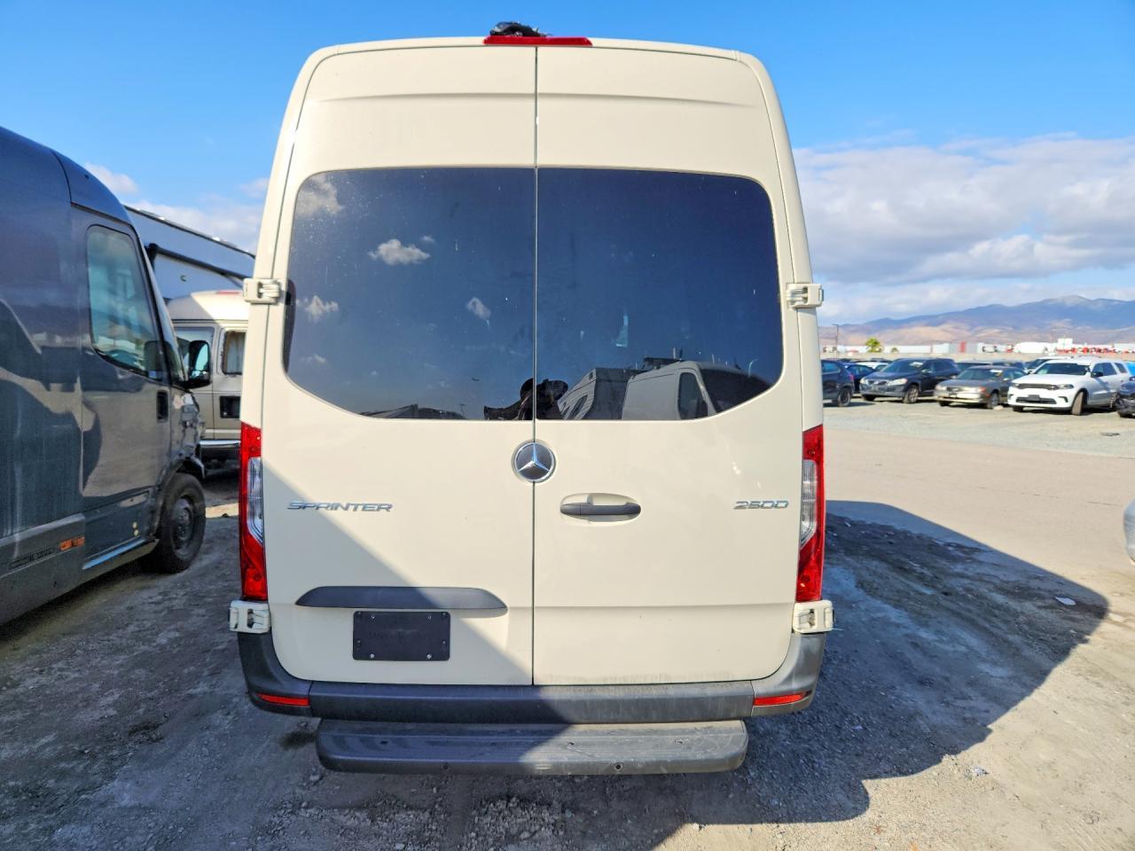 2024 Mercedes-Benz Sprinter 2500 - Image 6