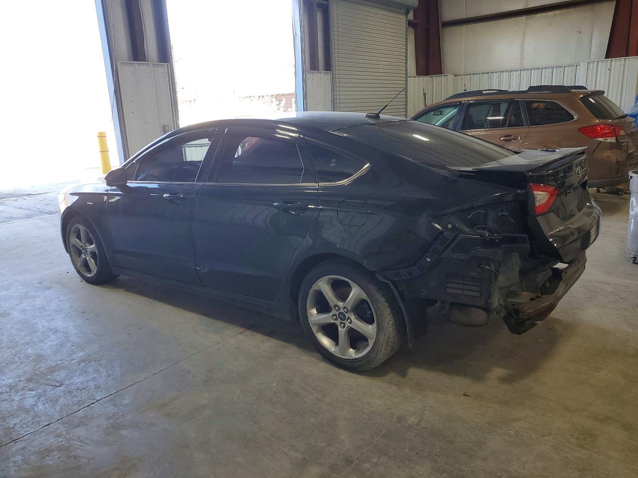 2015 Ford Fusion Se - Фото 2