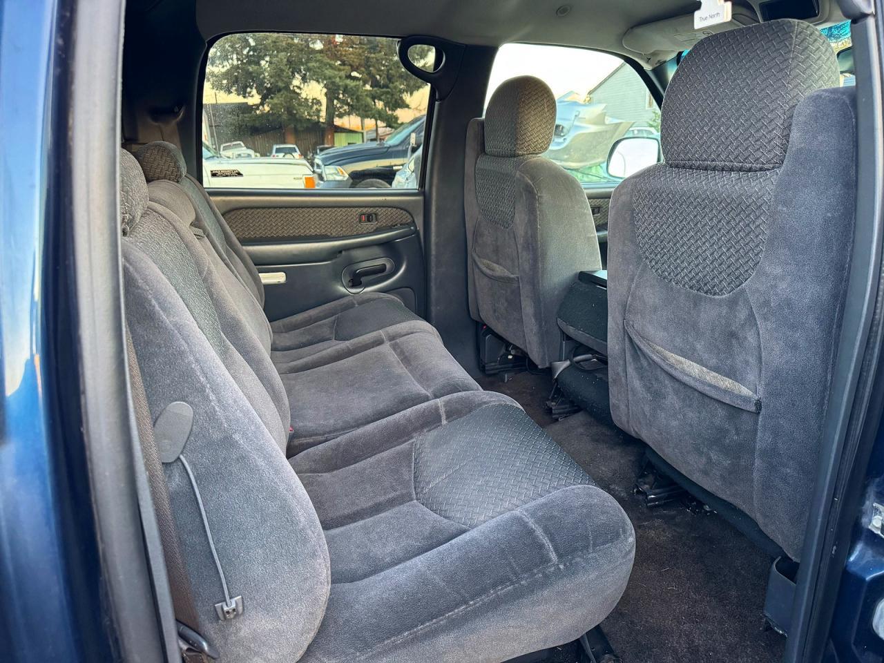 2002 Chevrolet Avalanche K1500 - Image 6