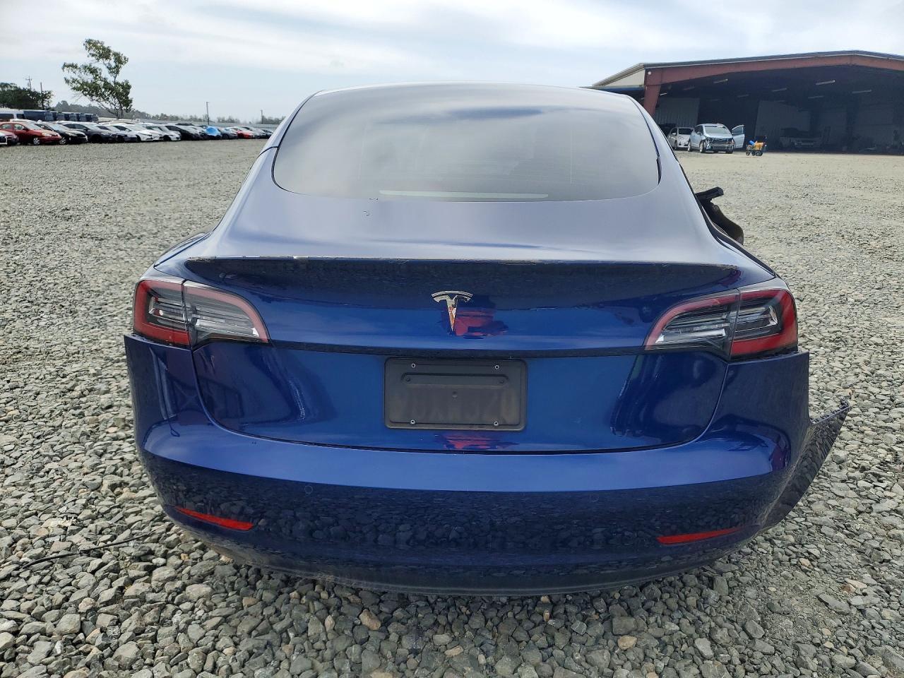 2022 Tesla Model 3 - Фото 6