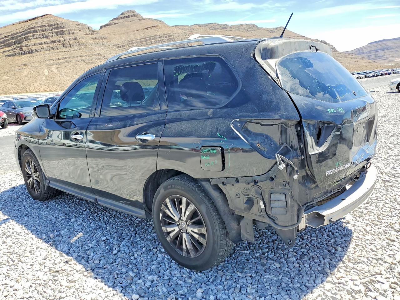 2017 Nissan Pathfinder S - Фото 2