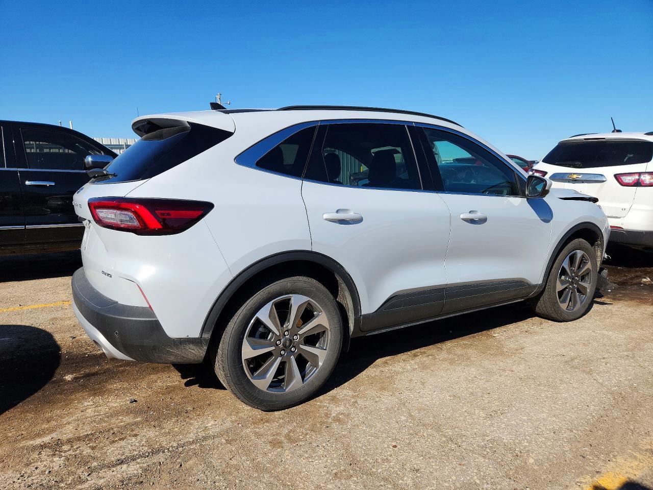 2025 Ford Escape Platinum - Фото 3