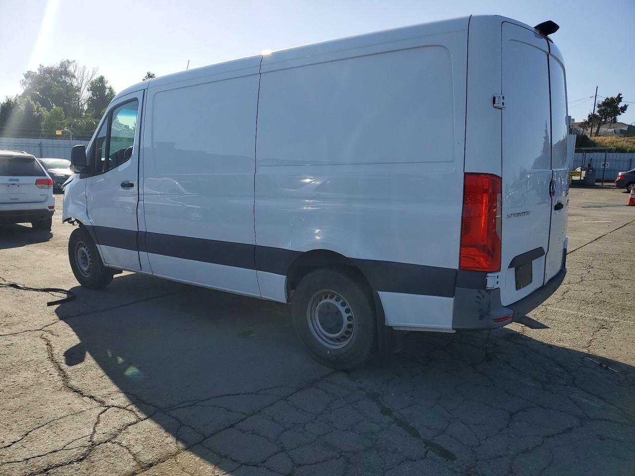 2022 Mercedes-Benz Sprinter 1500 - Фото 2