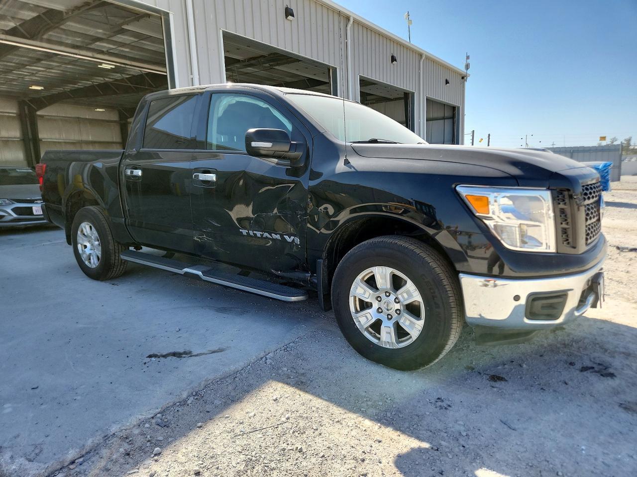 2019 Nissan Titan Sv - Image 4