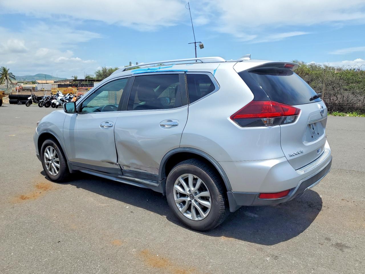 2019 Nissan Rogue S - Image 2