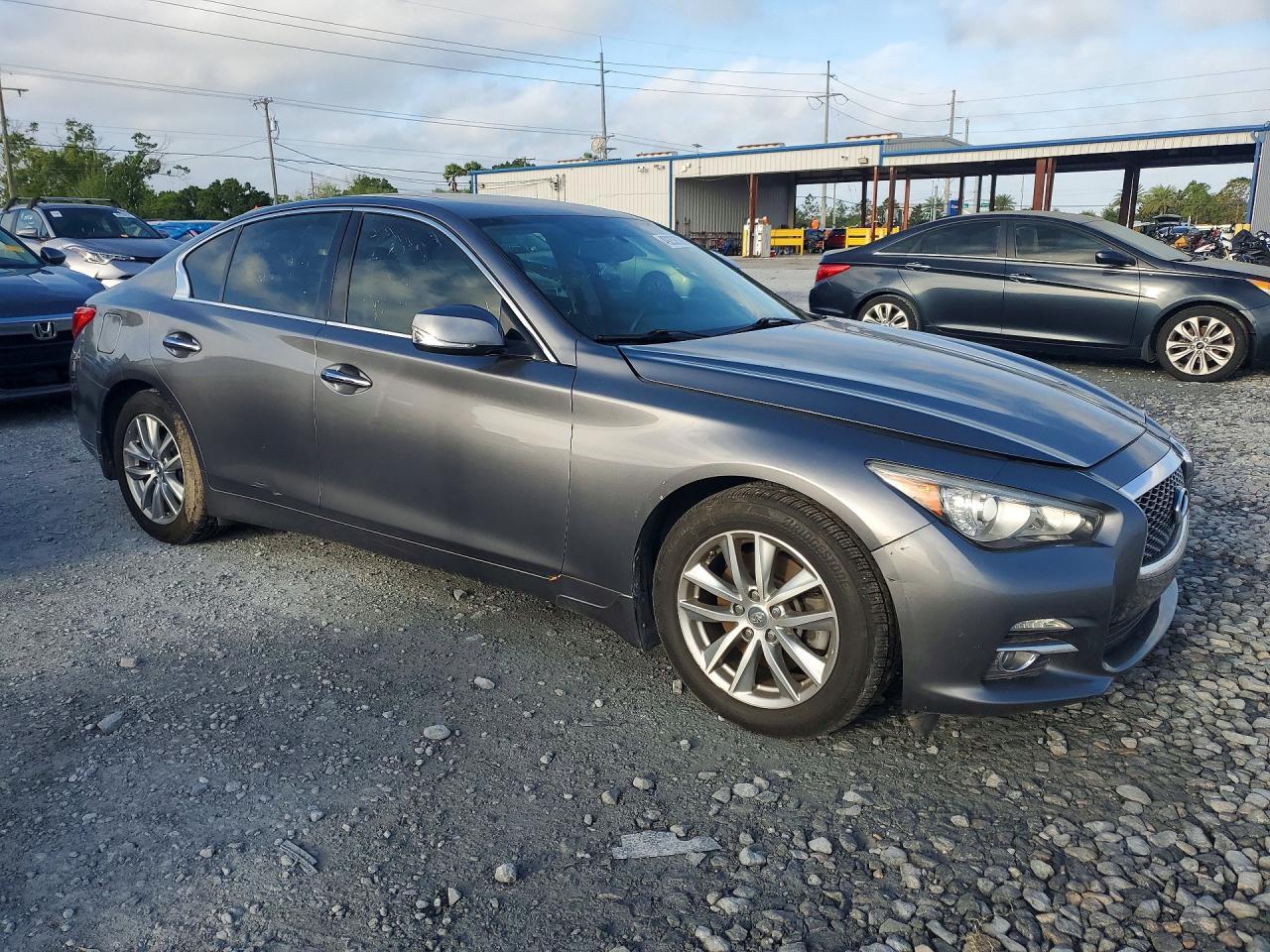 2017 Infiniti Q50 3.0T Premium - Image 4