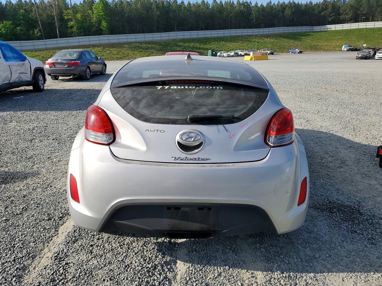 2013 Hyundai Veloster Base - Фото 6
