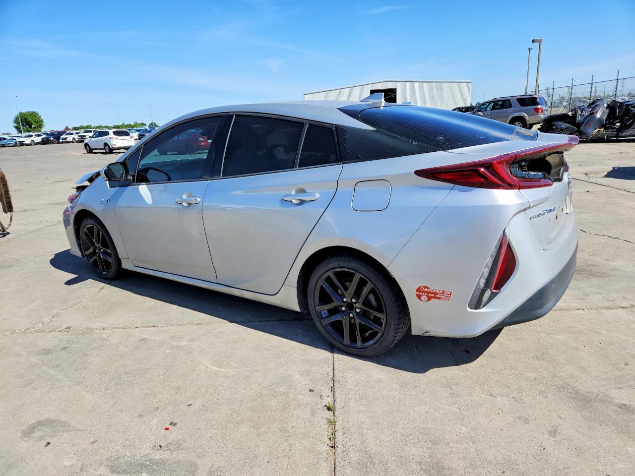 2017 Toyota Prius Prime Premium - Фото 2