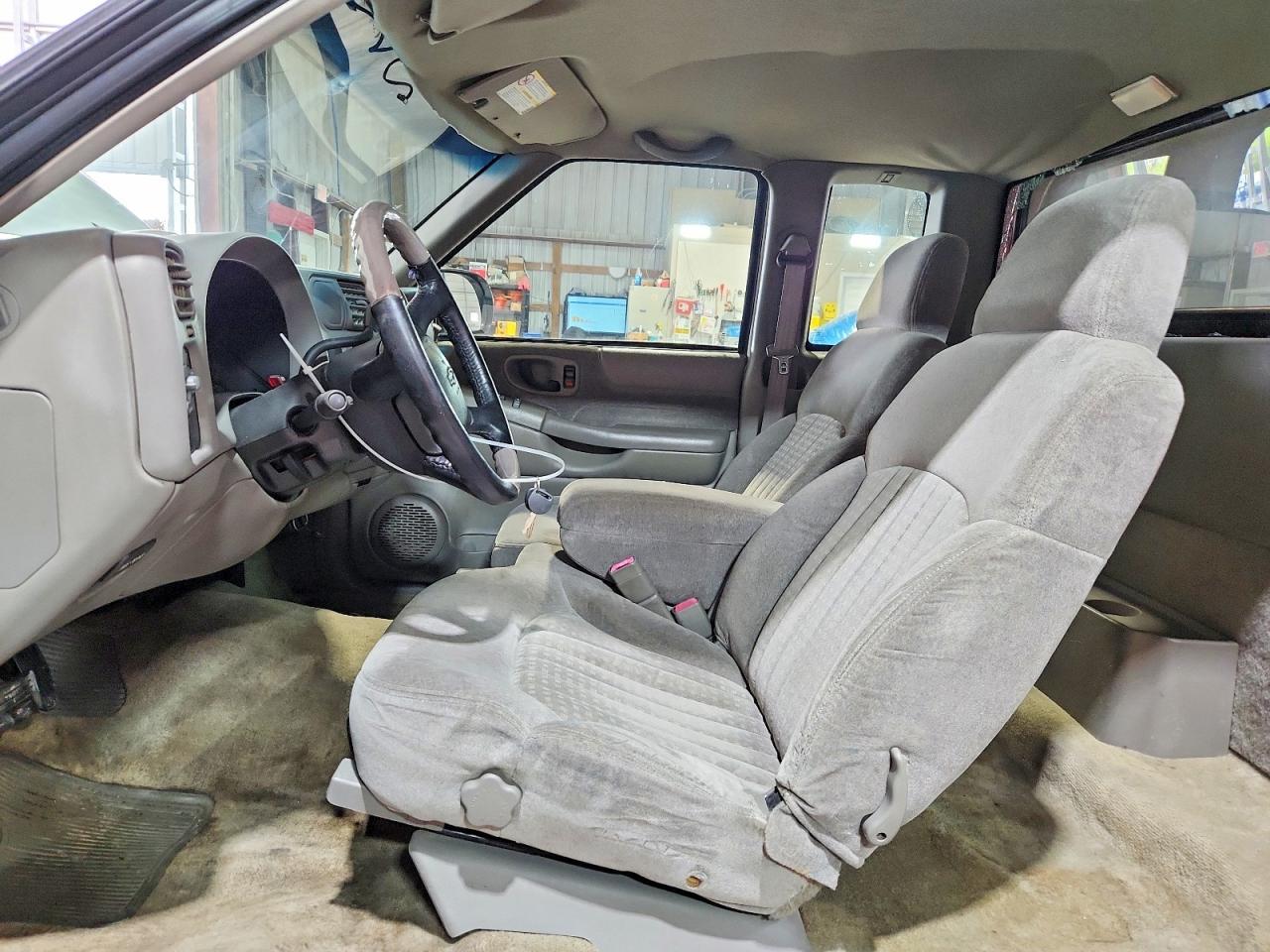 2001 Chevrolet S Truck S10 - Image 7