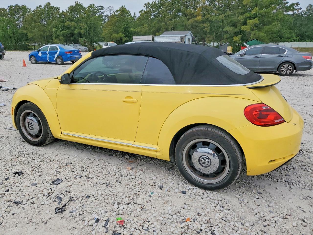 2013 Volkswagen Beetle - Фото 2