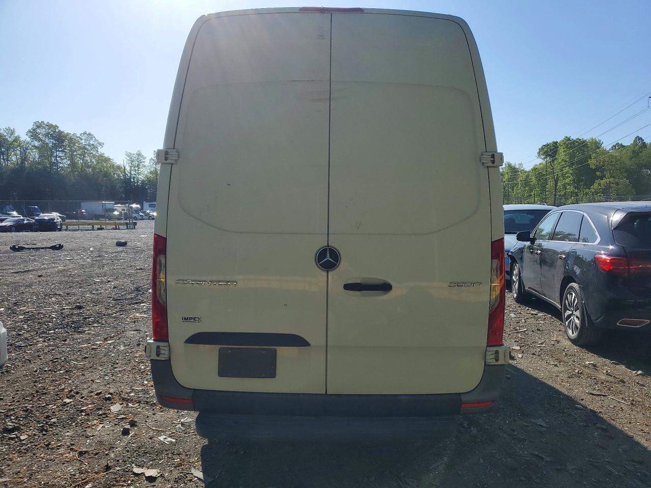 2022 Mercedes-Benz Sprinter 2500 - Фото 6