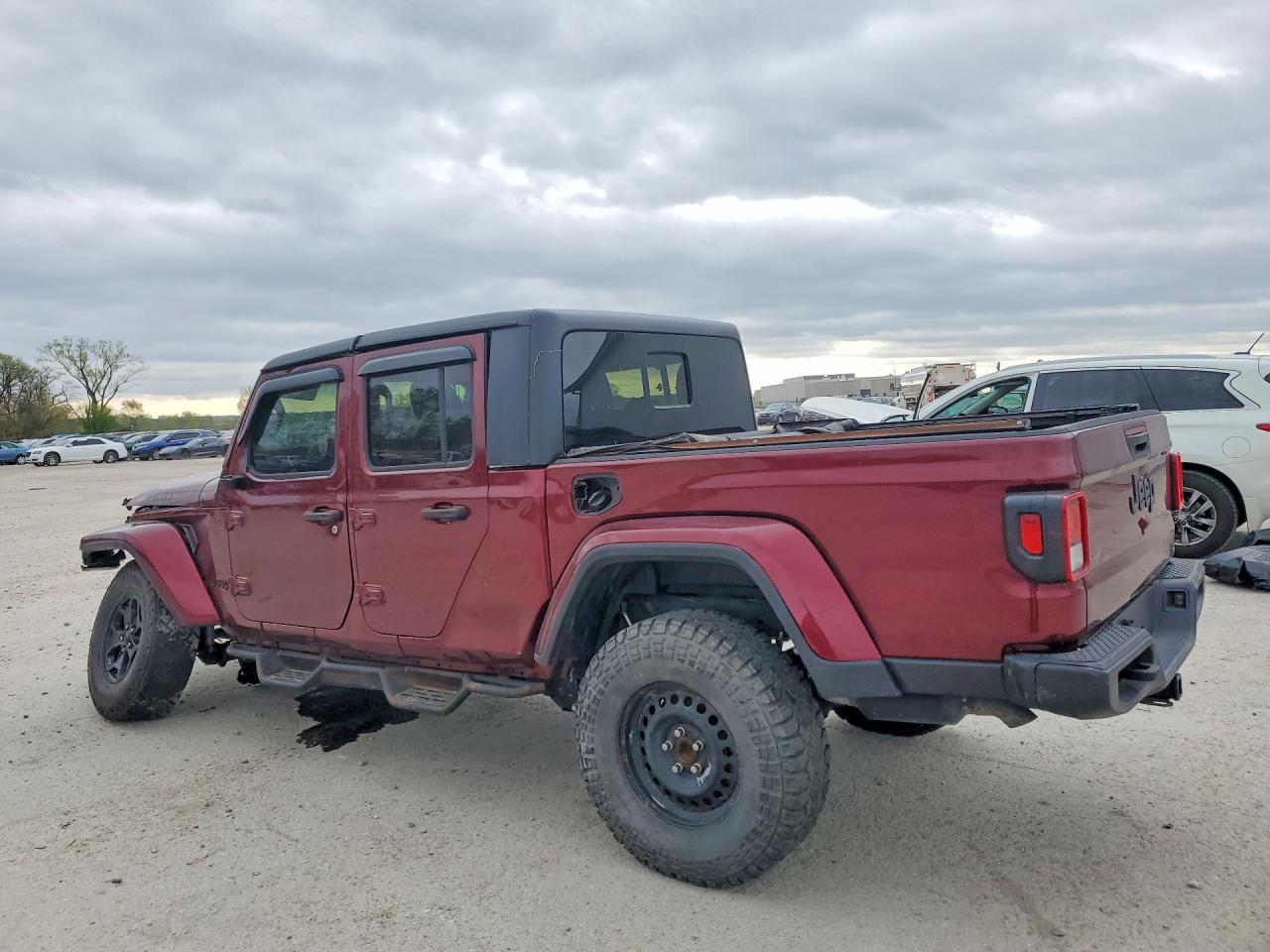 2021 Jeep Gladiator Sport - Фото 2