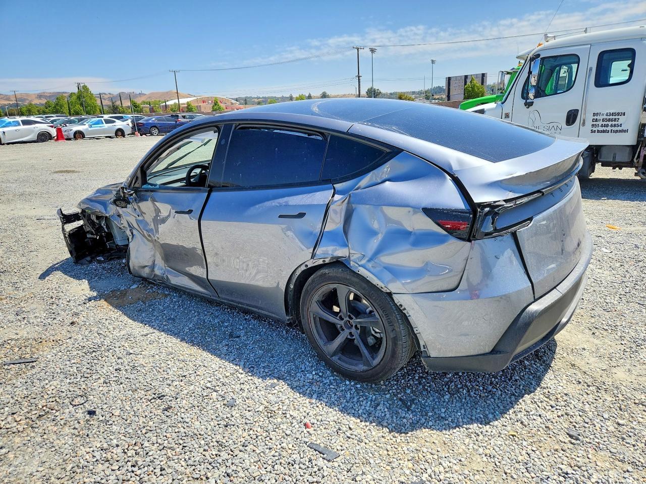 2026 Tesla Model Y - Image 2