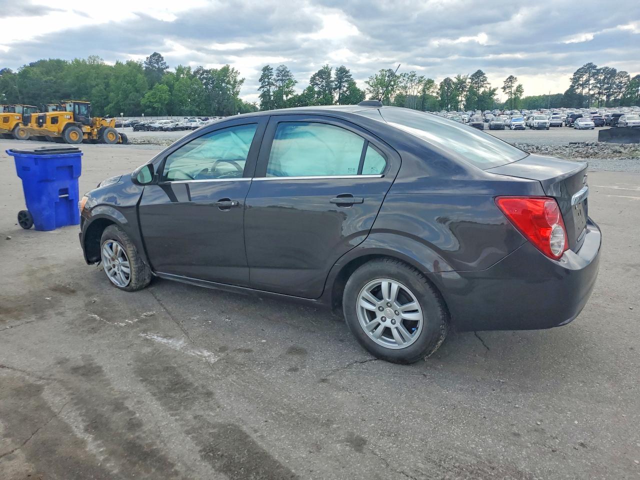 2015 Chevrolet Sonic Lt - Фото 2