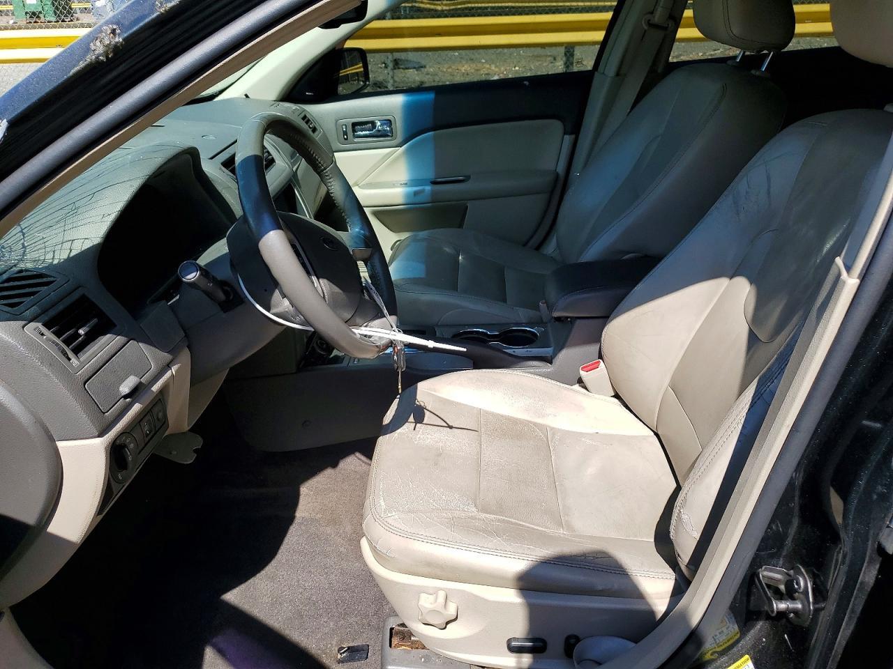 2010 Ford Fusion Hybrid - Image 7