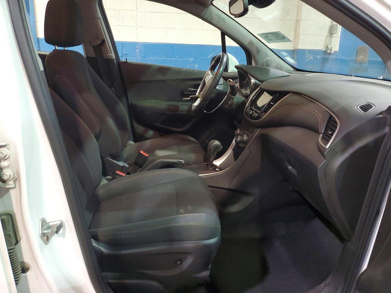 2018 Chevrolet Trax Ls - Image 5