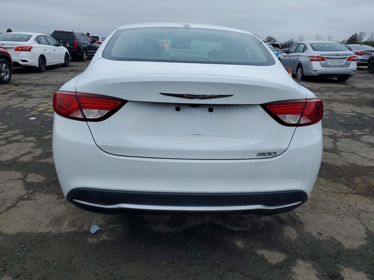 2015 Chrysler 200 Limited - Фото 6