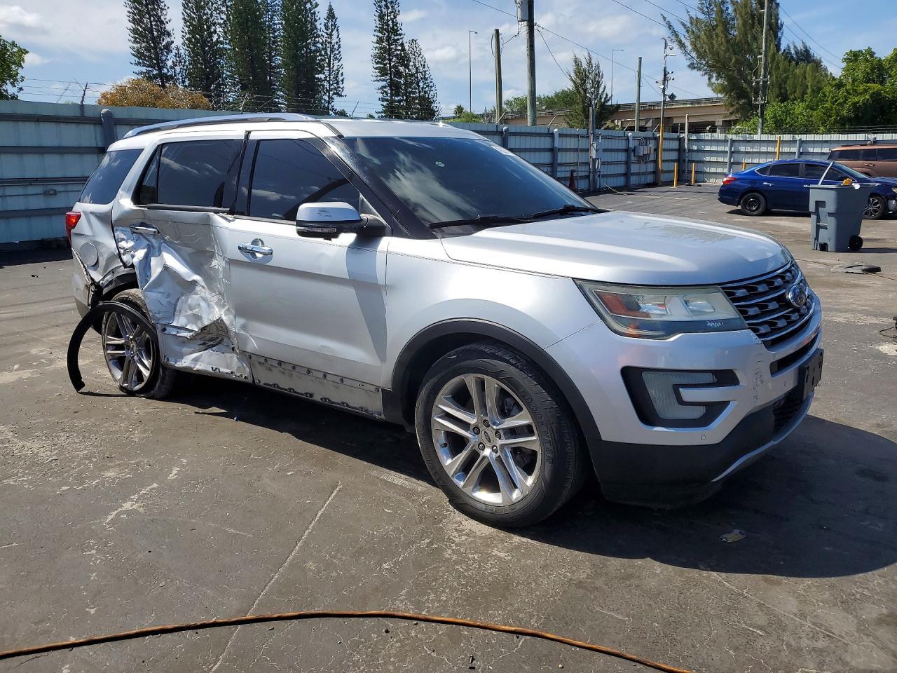 2016 Ford Explorer Limited - Image 4